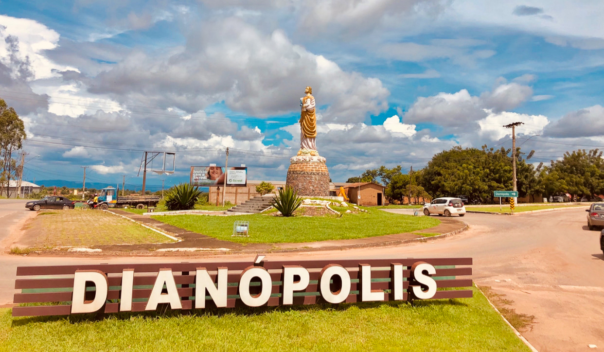Foto da entrada da cidade